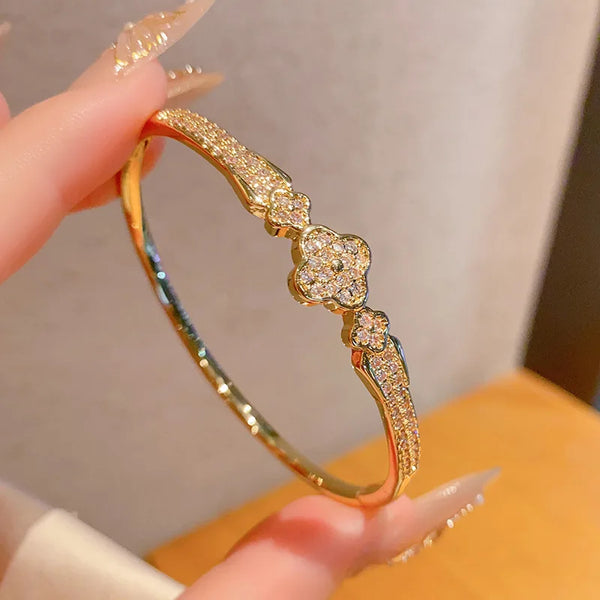 New-Lucky-Four-Leaf-Clover-Bangle-Women-s-Full-Zircon-18K-Gold-Plated-Trendy-Elegant-Design.jpg